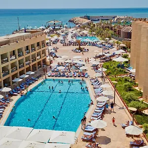 Coral And Semesteranläggning (resort)